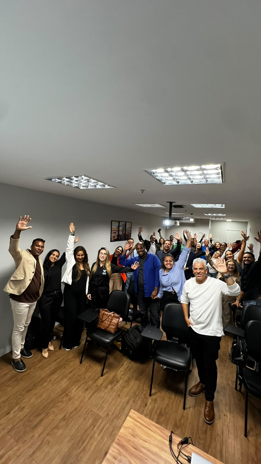 Turma do LIDI Talks Club acenando